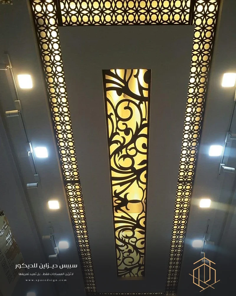 من أعمالنا تركيب ديكورات اسقف فلل الرياض